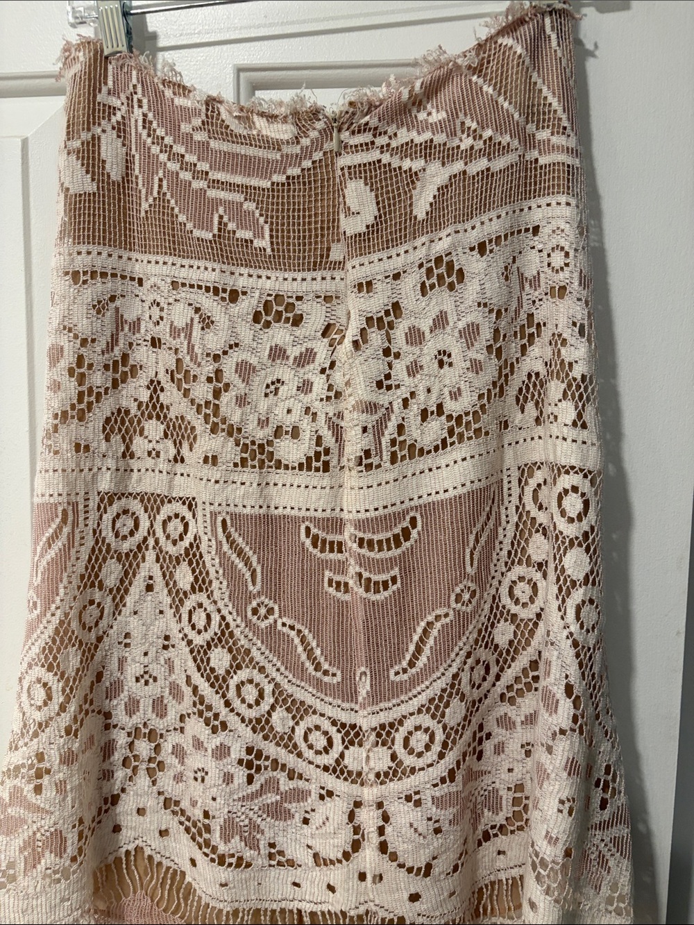 Dolce & Gabbana Women's Lace-Overlay skirt. - Picture 5 of 8